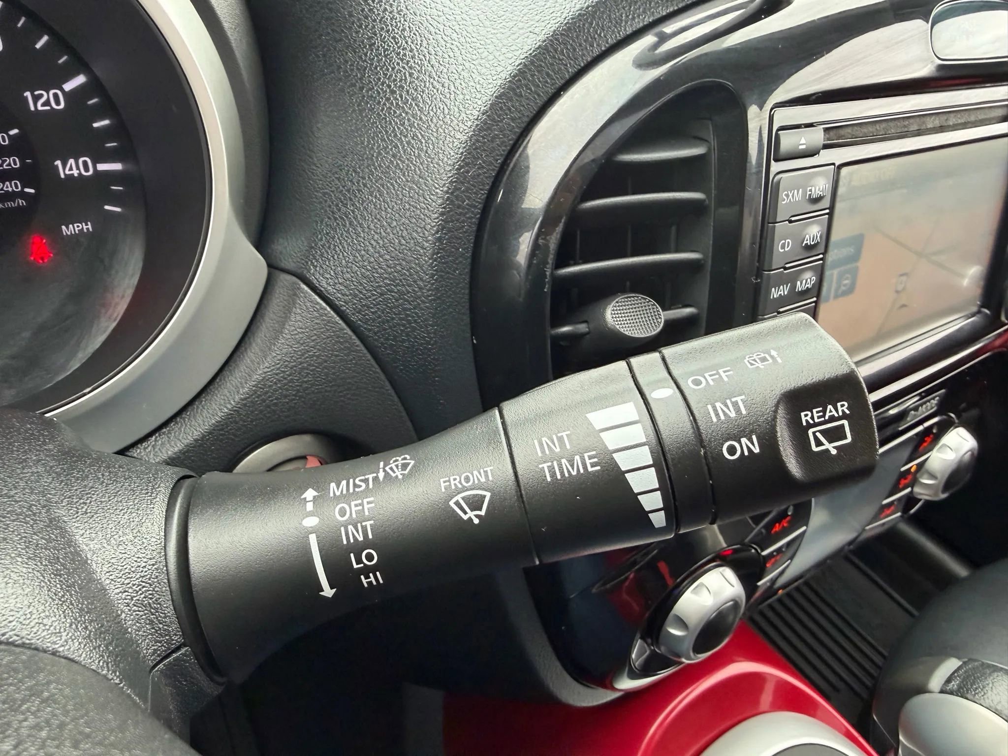 Used 2015 Nissan Juke SL image 44