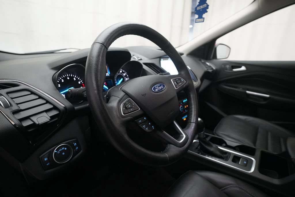 Used 2018 Ford Escape Titanium w/ Ford Safe & Smart Package AWD/4WD image 8