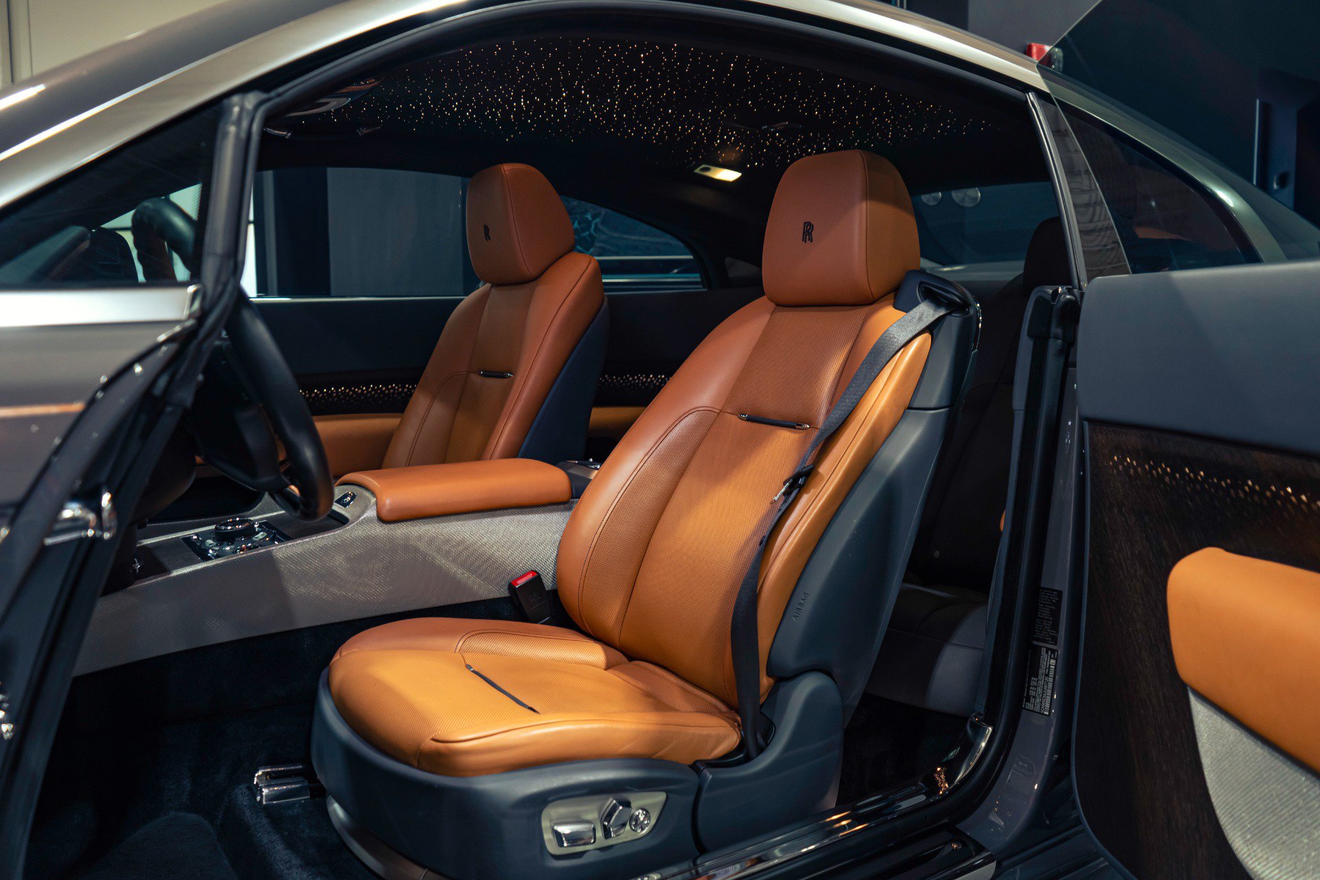 Used 2018 Rolls-Royce Wraith RWD image 3