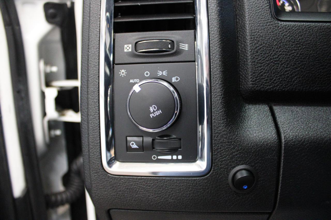 Used 2014 RAM 3500 Laramie w/ Convenience Group image 22