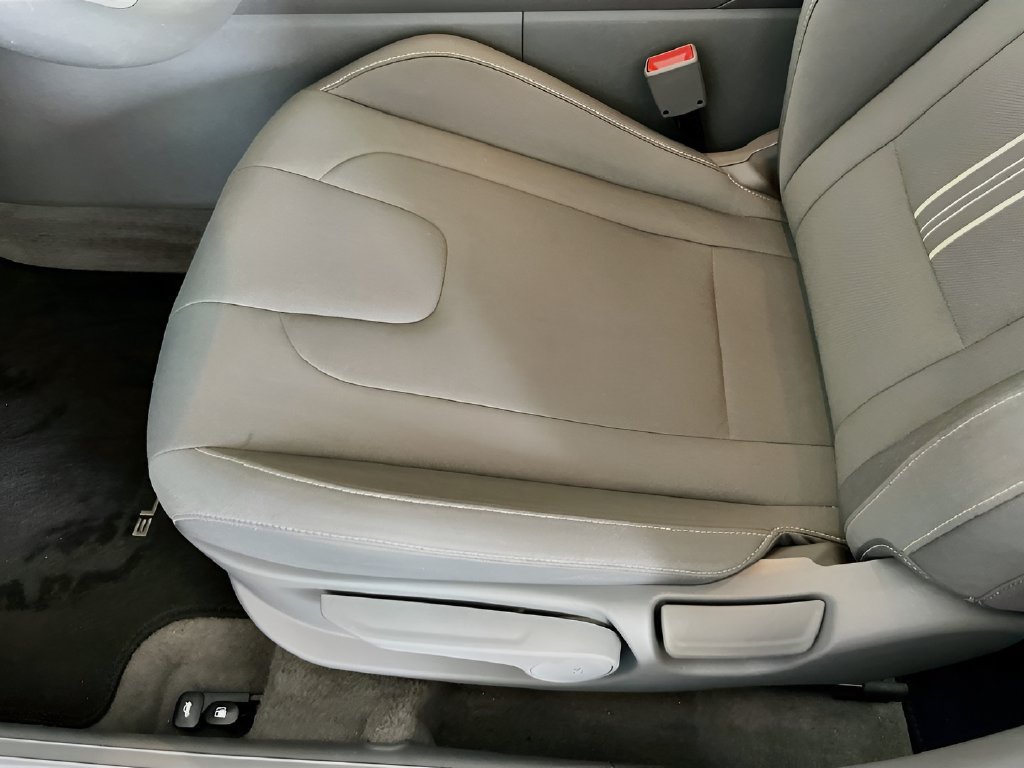 Used 2024 Hyundai Elantra SEL FWD image 19