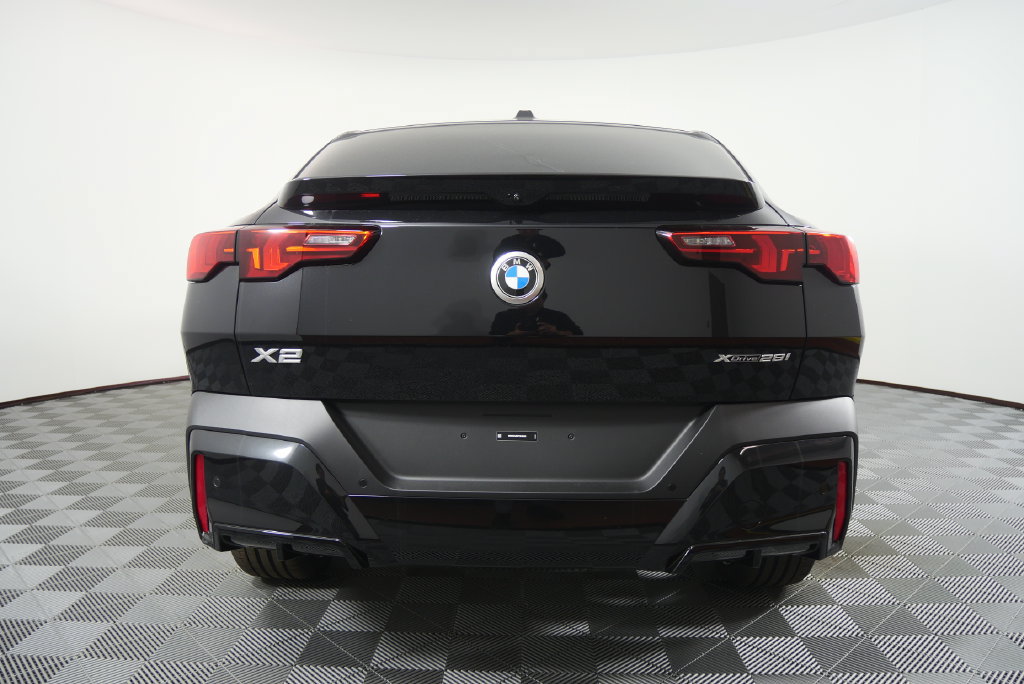 Certified 2026 BMW X2 xDrive28i w/ Technology Package AWD/4WD image 4