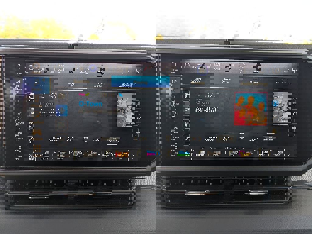 Used 2025 Jeep Wrangler Sahara image 19