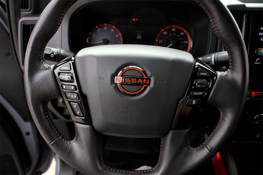 Used 2025 Nissan Frontier Pro-X image 11