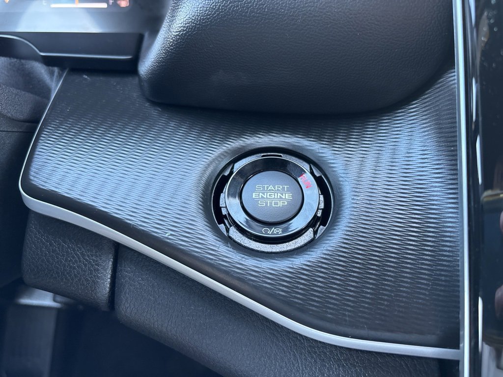 Used 2023 Jeep Grand Cherokee L Laredo image 13