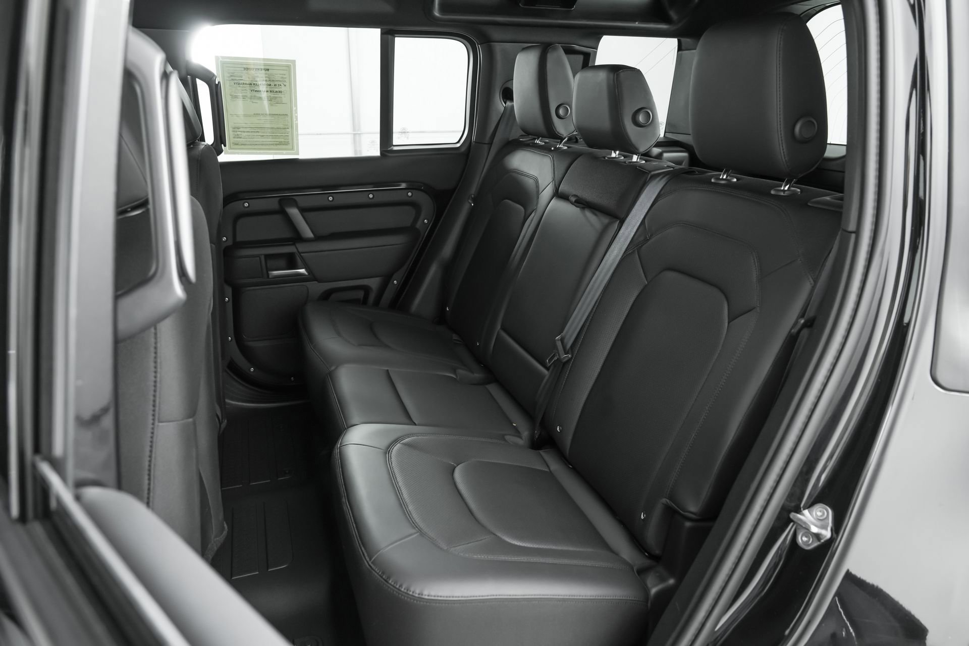 Used 2025 Land Rover Defender 110 S image 22