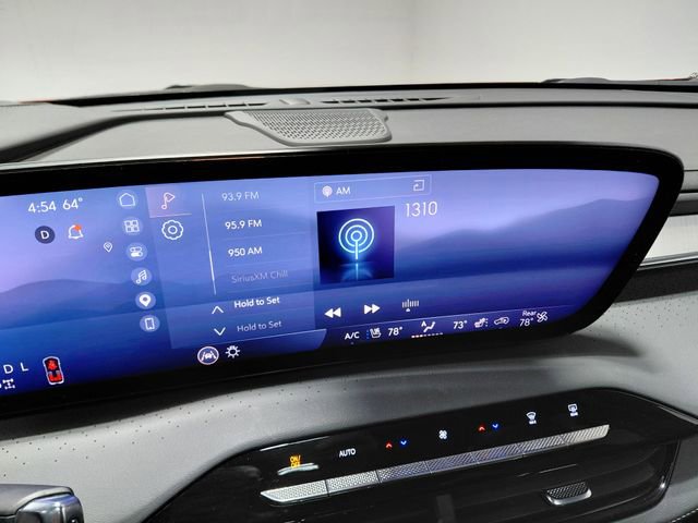 Used 2025 Buick Enclave Avenir AWD/4WD image 38