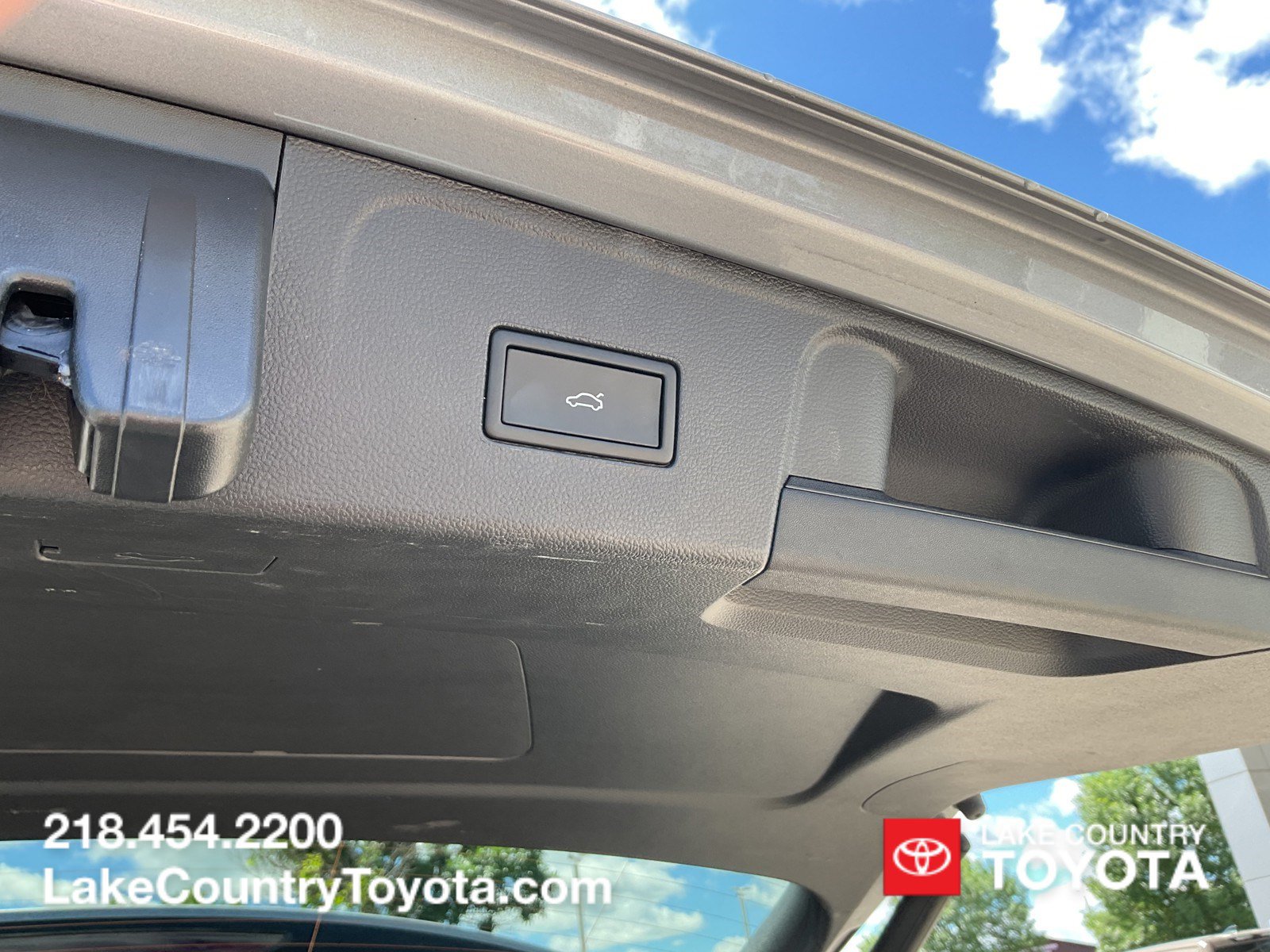 Used 2026 Volkswagen Atlas SE AWD/4WD image 12