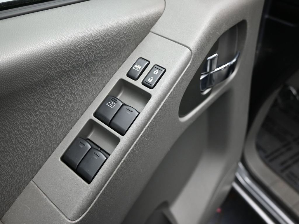 Used 2019 Nissan Frontier SV image 17