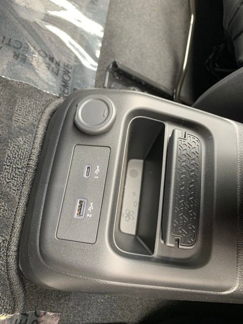 Used 2024 Nissan Ariya AWD image 24