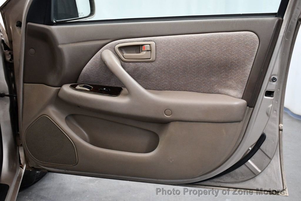 Used 1997 Toyota Camry LE image 10