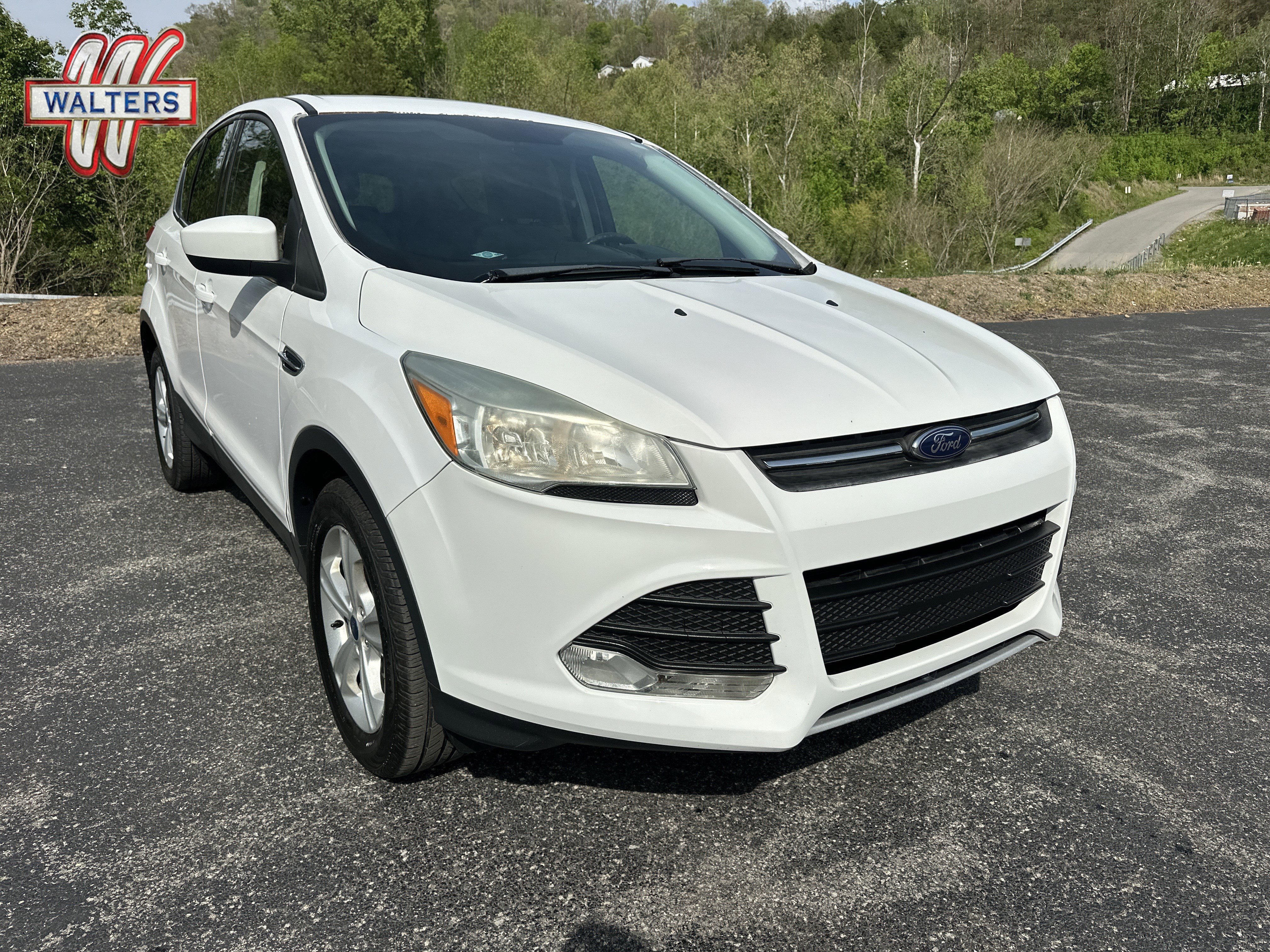 Used 2016 Ford Escape SE image 1