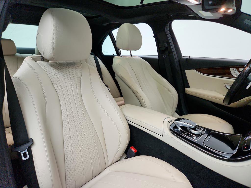 Used 2018 Mercedes-Benz E 300 4MATIC w/ Premium 2 Package image 28