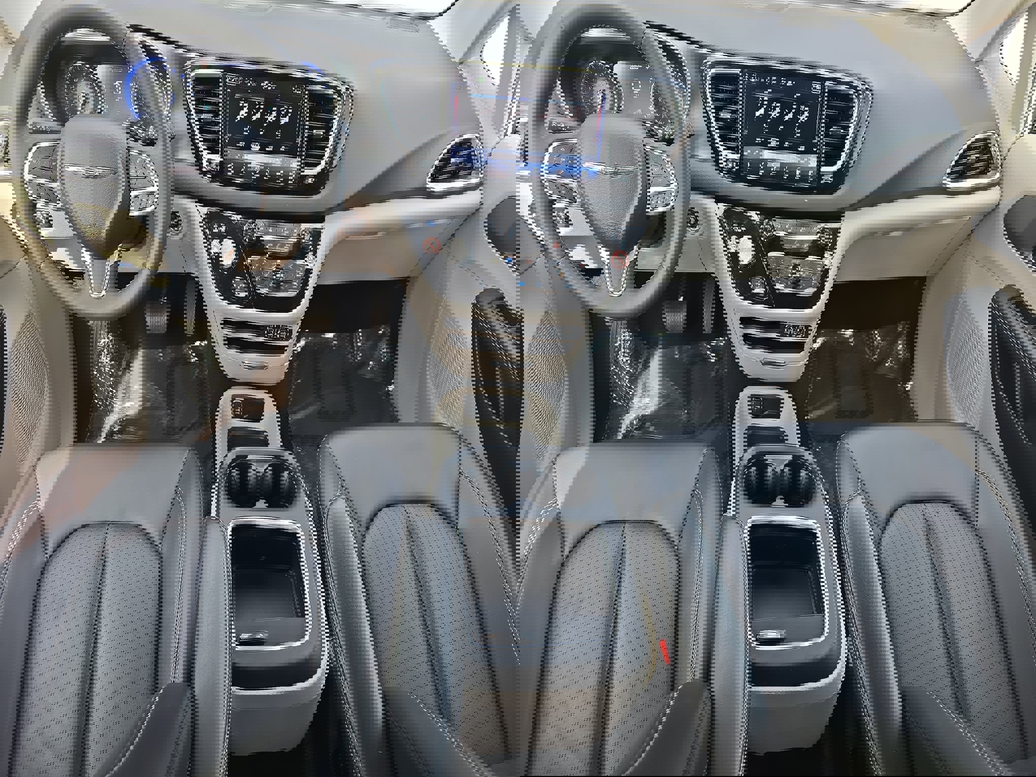 Used 2024 Chrysler Pacifica Touring-L image 9