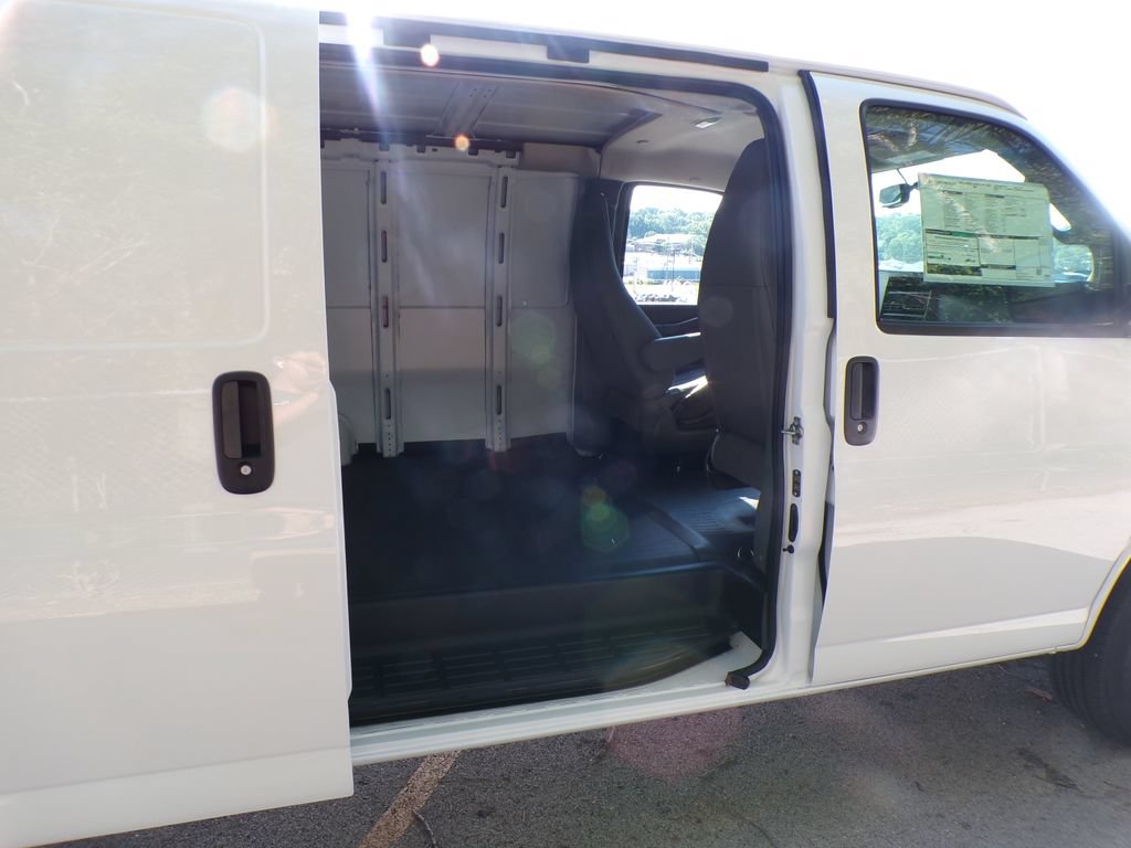 New 2026 Chevrolet Express 2500 Extended w/ Driver Convenience Package RWD image 20