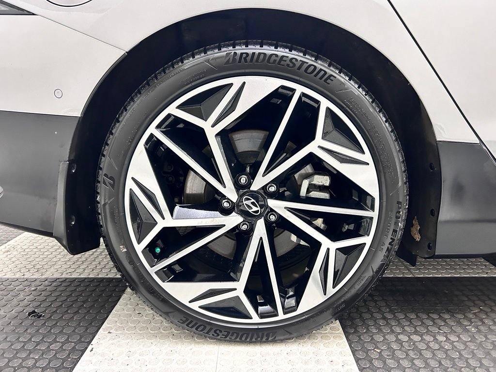 Used 2023 Hyundai Ioniq 6 Limited AWD/4WD image 8