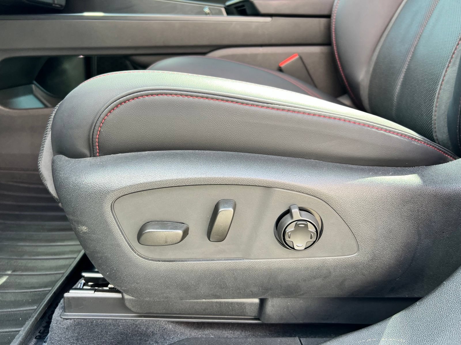 Used 2024 Acura ZDX Type S AWD/4WD image 35
