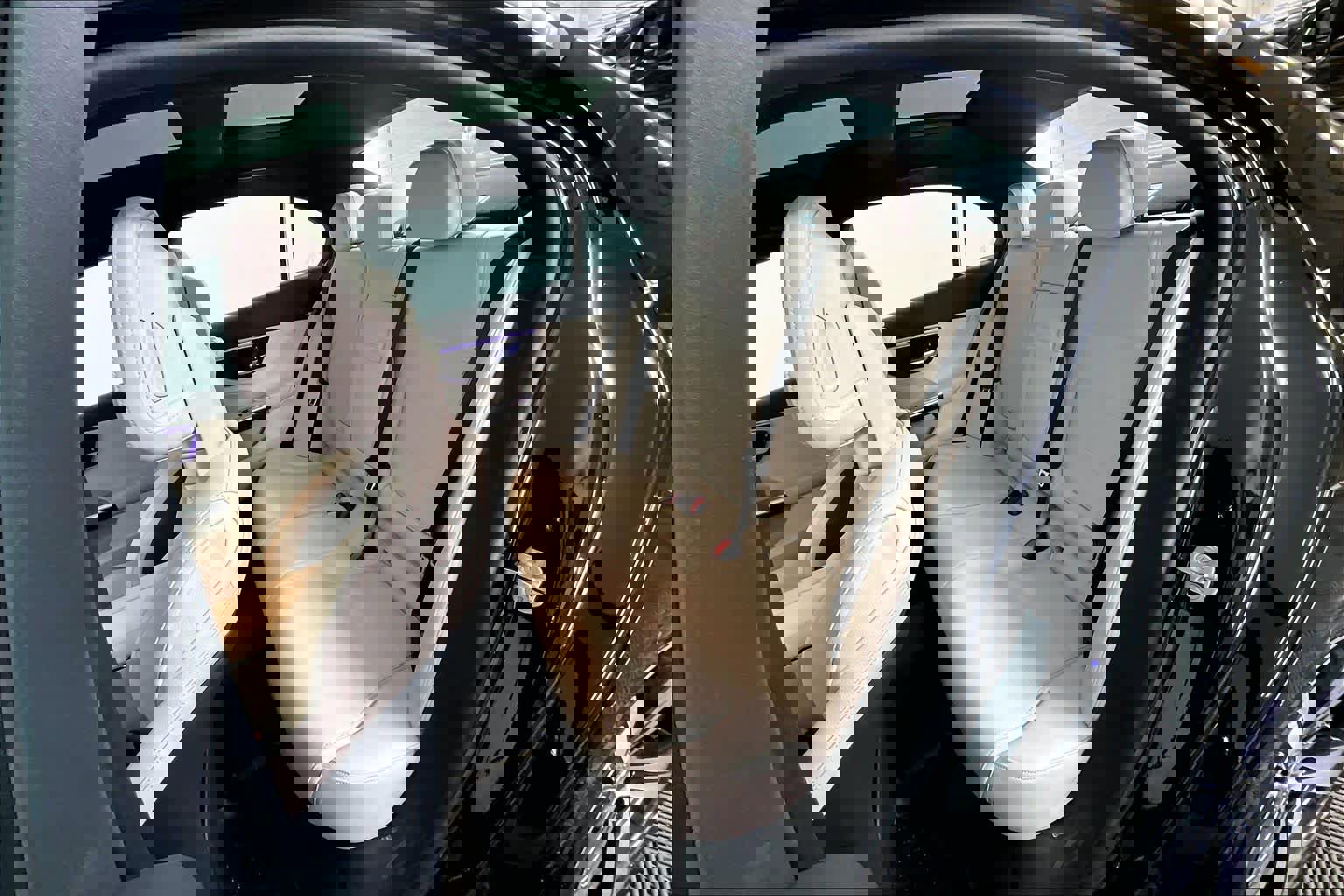 Used 2025 Mercedes-Benz C 300 4MATIC Sedan image 21