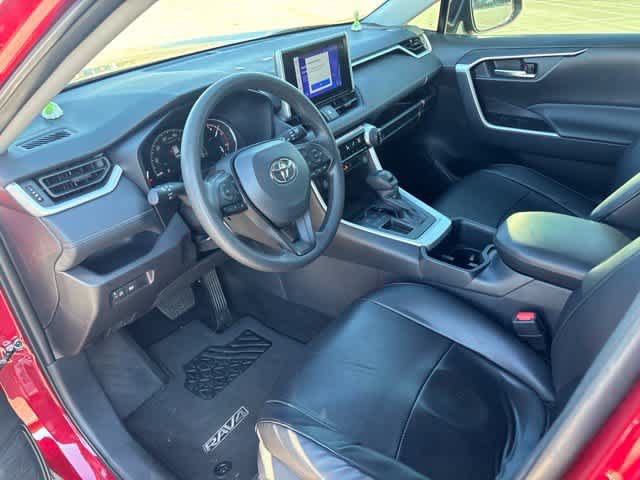 Used 2025 Toyota RAV4 XLE FWD image 9