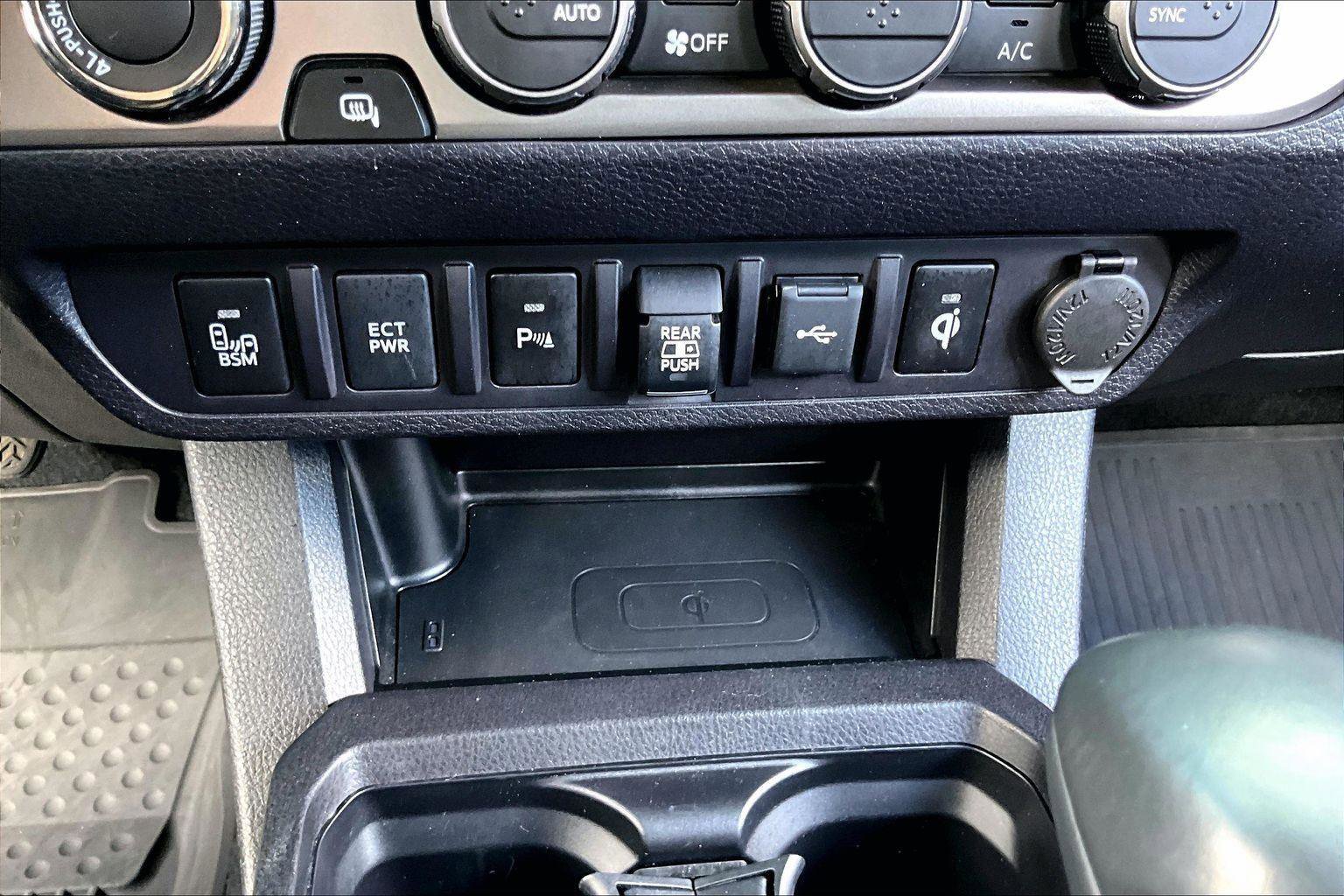 Used 2023 Toyota Tacoma Limited image 33