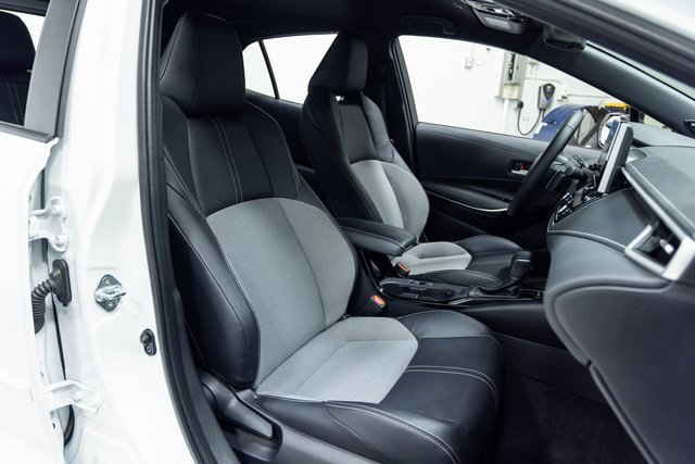 Used 2025 Toyota Corolla XSE image 25