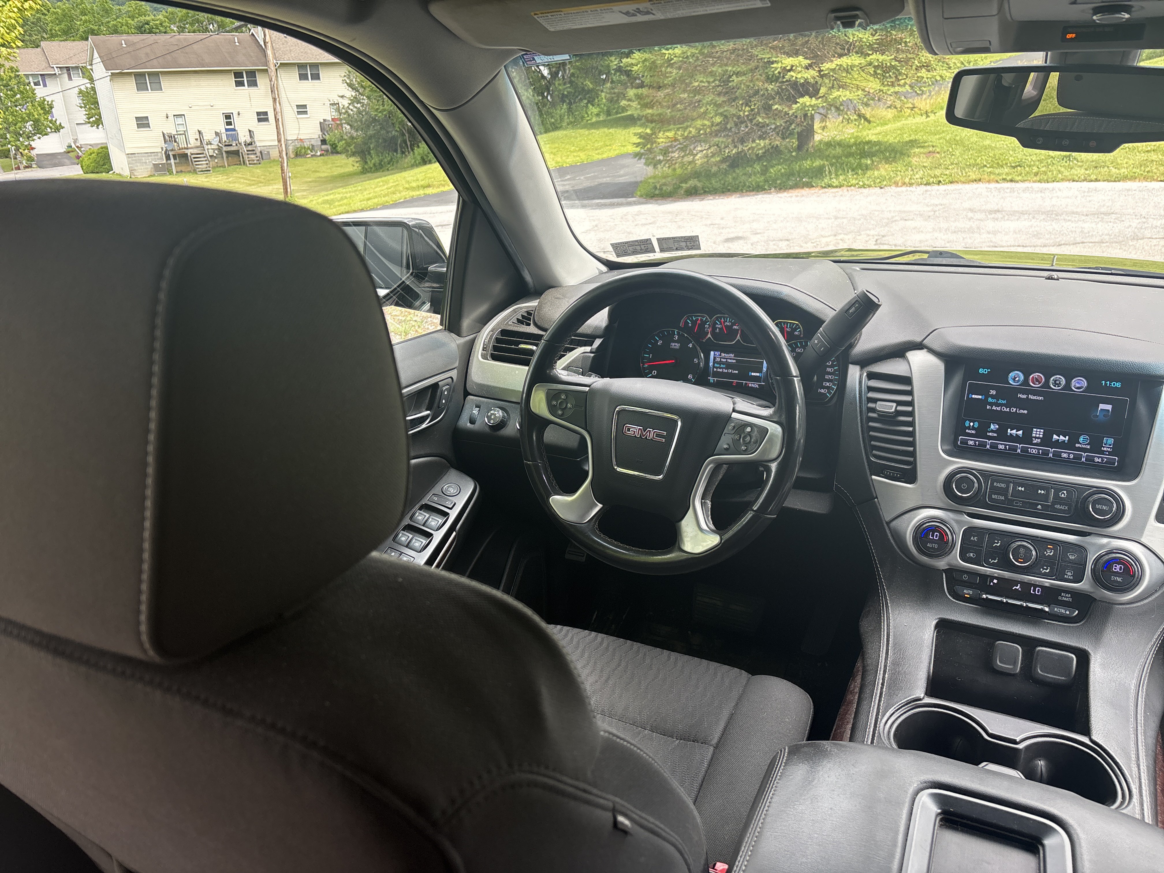 Used 2018 GMC Yukon SLE w/ SLE Value Package AWD/4WD image 16