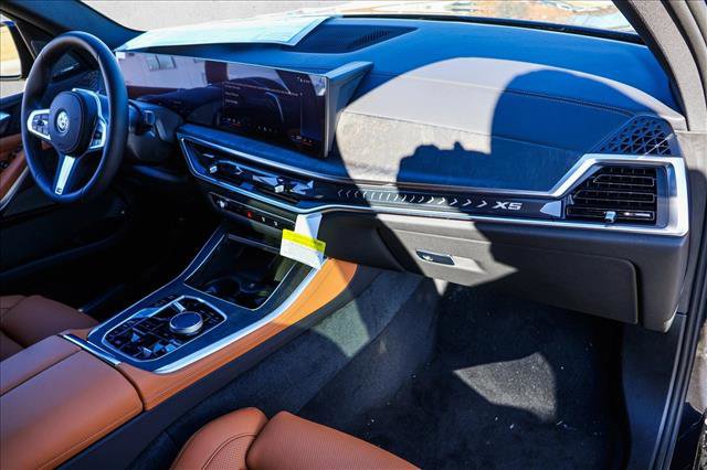 New 2026 BMW X5 xDrive50e w/ M Sport Package image 23