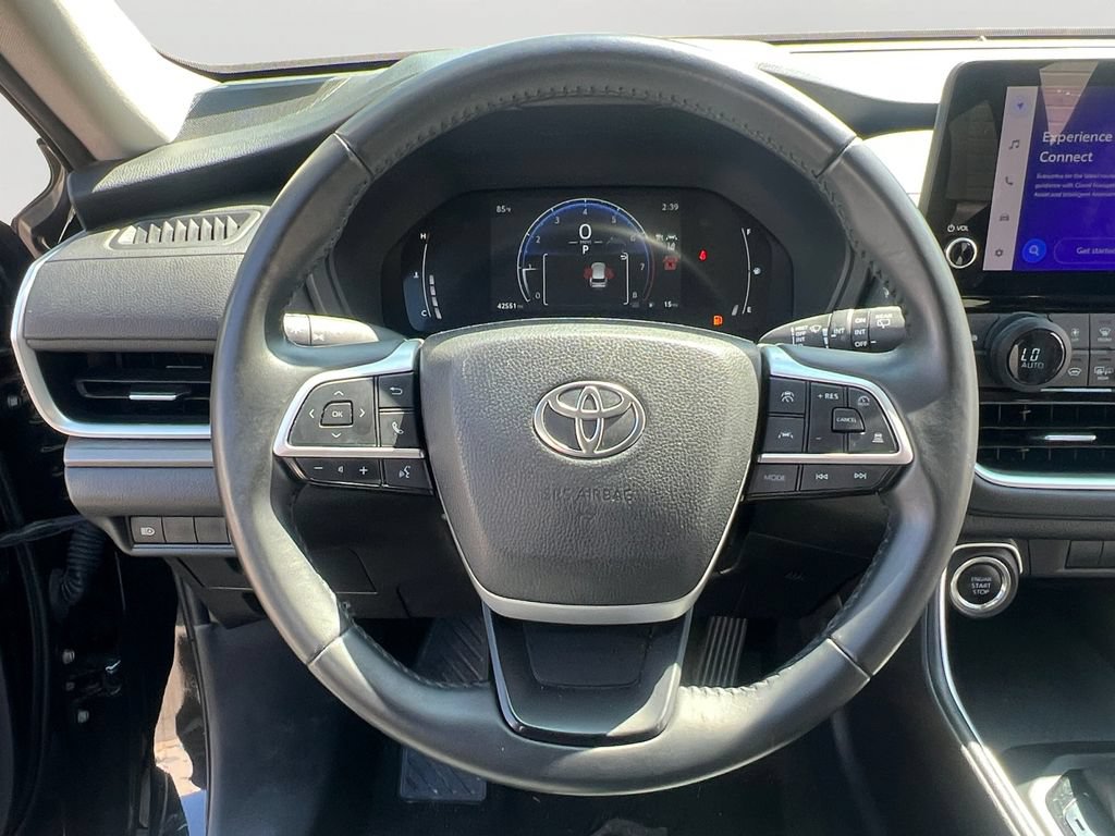 Used 2025 Toyota Grand Highlander AWD image 12
