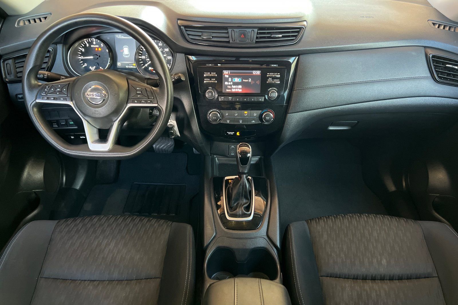 Used 2017 Nissan Rogue S image 18