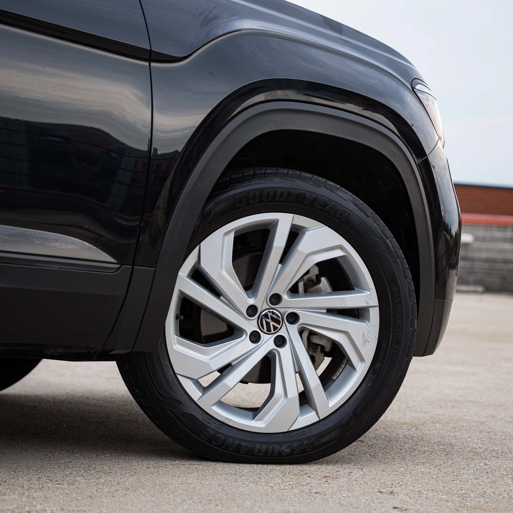 Certified 2023 Volkswagen Atlas SE w/ Panoramic Sunroof Package AWD/4WD image 7