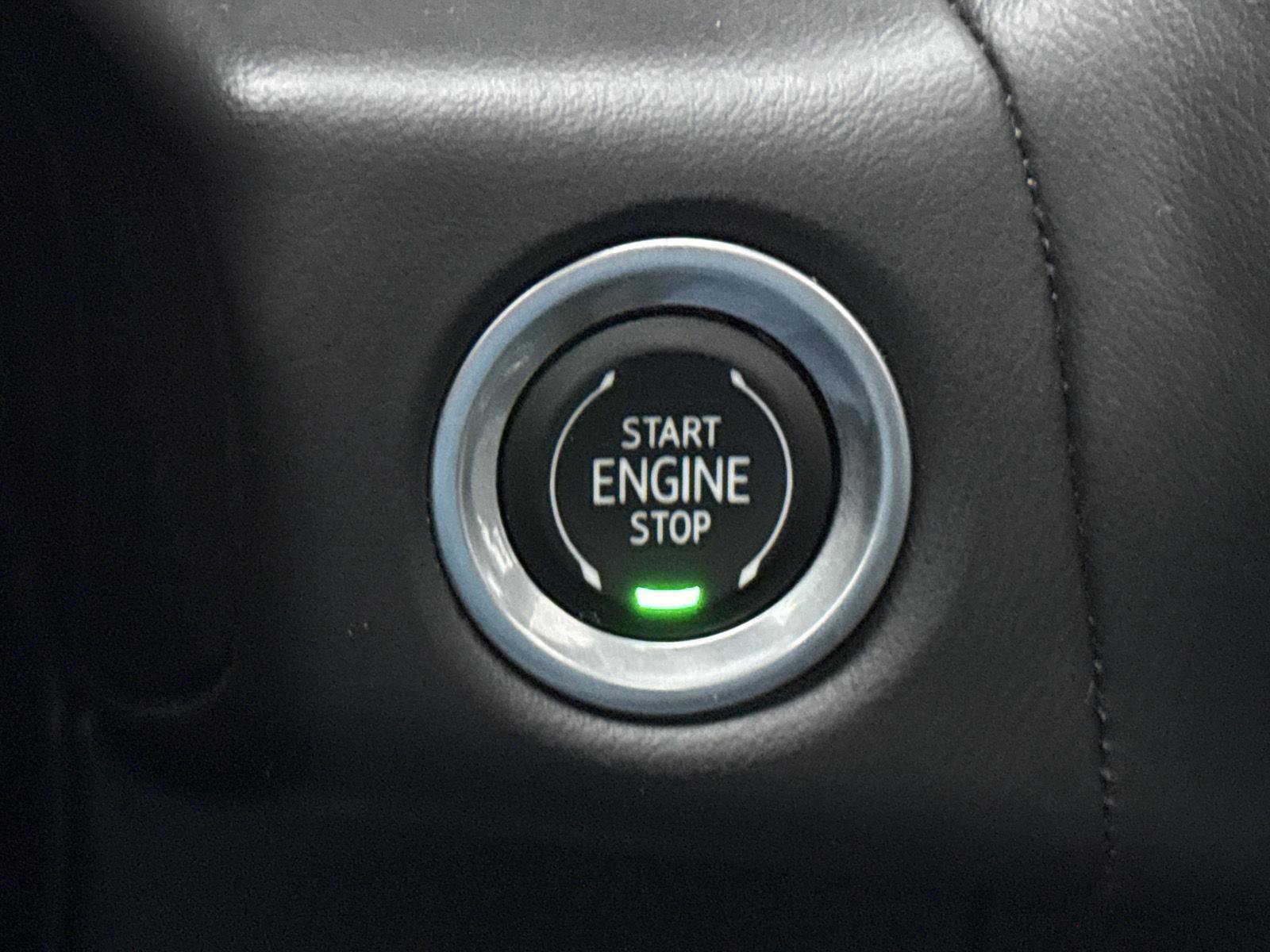 Used 2023 Chevrolet Suburban LT image 17