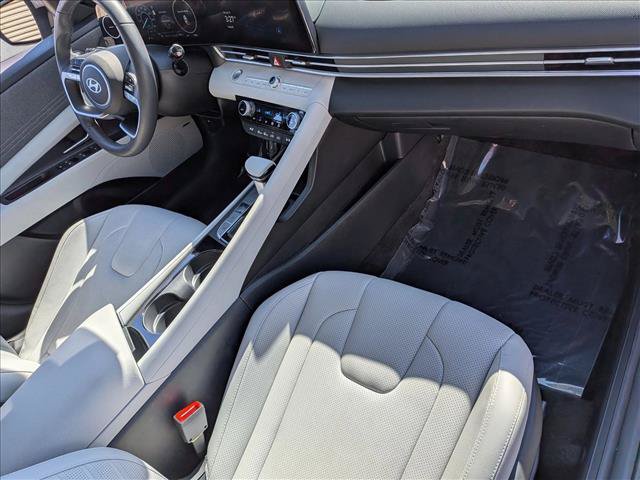 Used 2025 Hyundai Elantra Limited FWD image 21