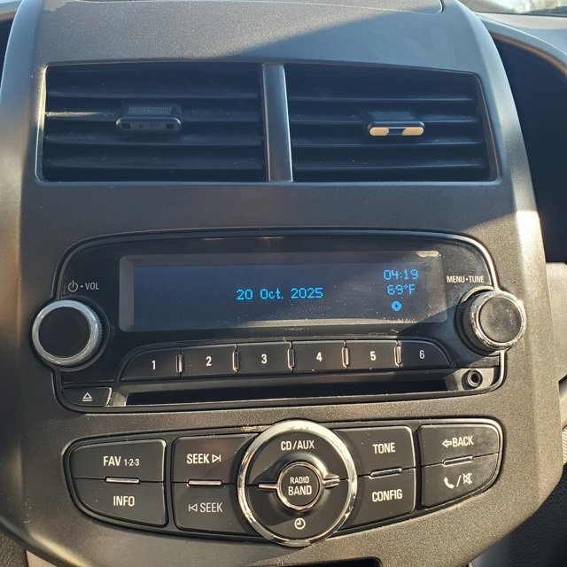 Used 2013 Chevrolet Sonic LT image 31