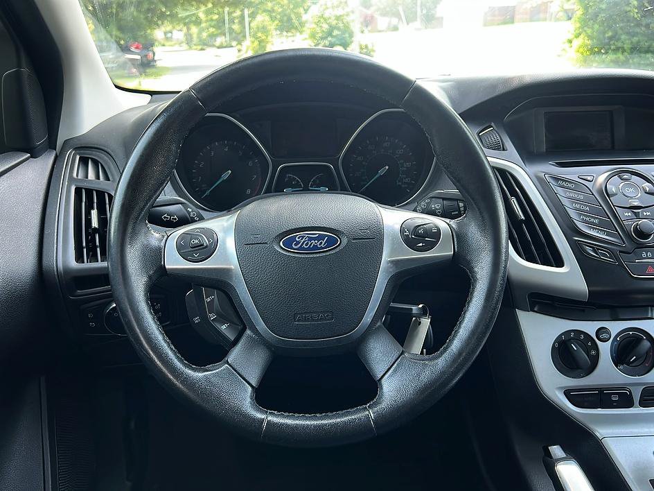 Used 2014 Ford Focus SE w/ Equipment Group 201A FWD image 13