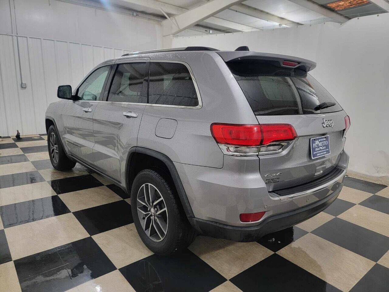 Used 2017 Jeep Grand Cherokee Limited image 7