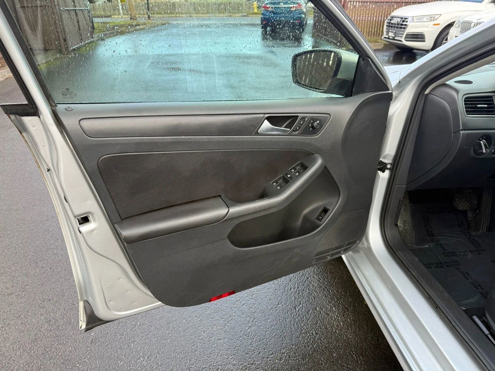 Used 2012 Volkswagen Jetta SE image 9