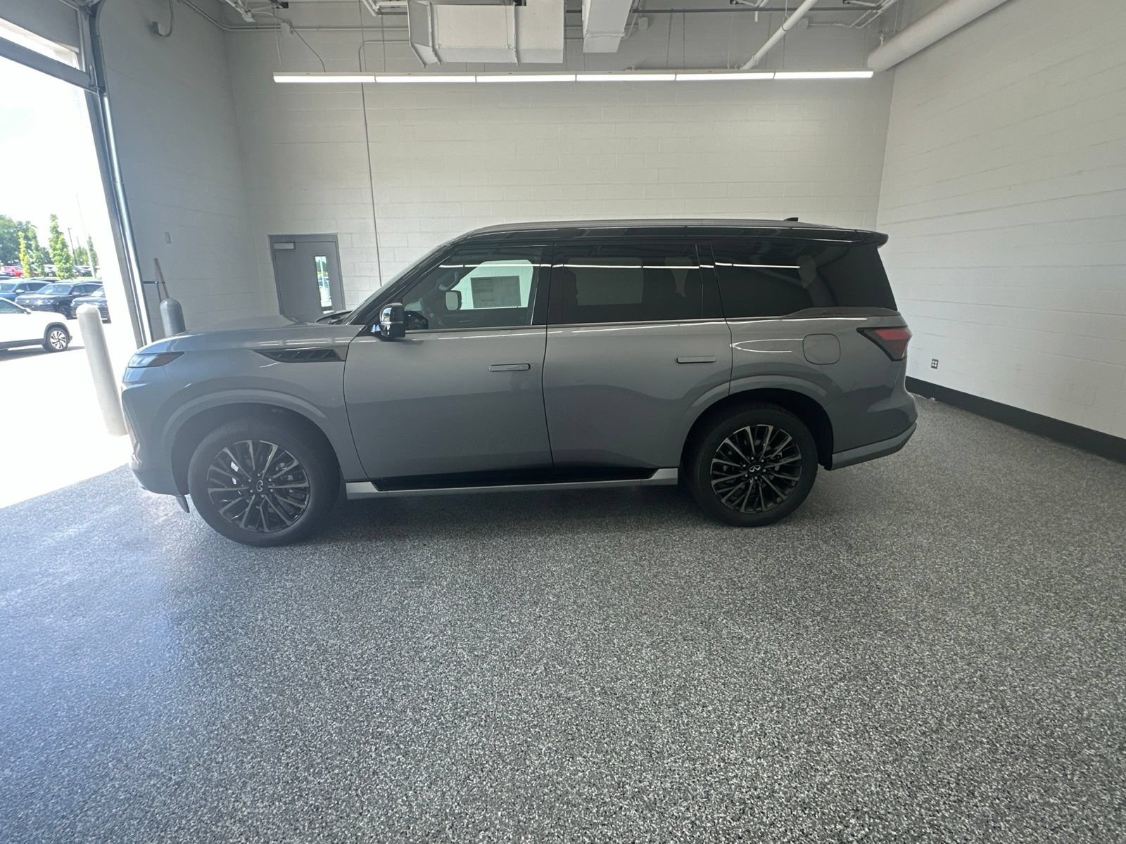 New 2027 INFINITI QX80 Autograph w/ Premium Cargo Package AWD/4WD image 6
