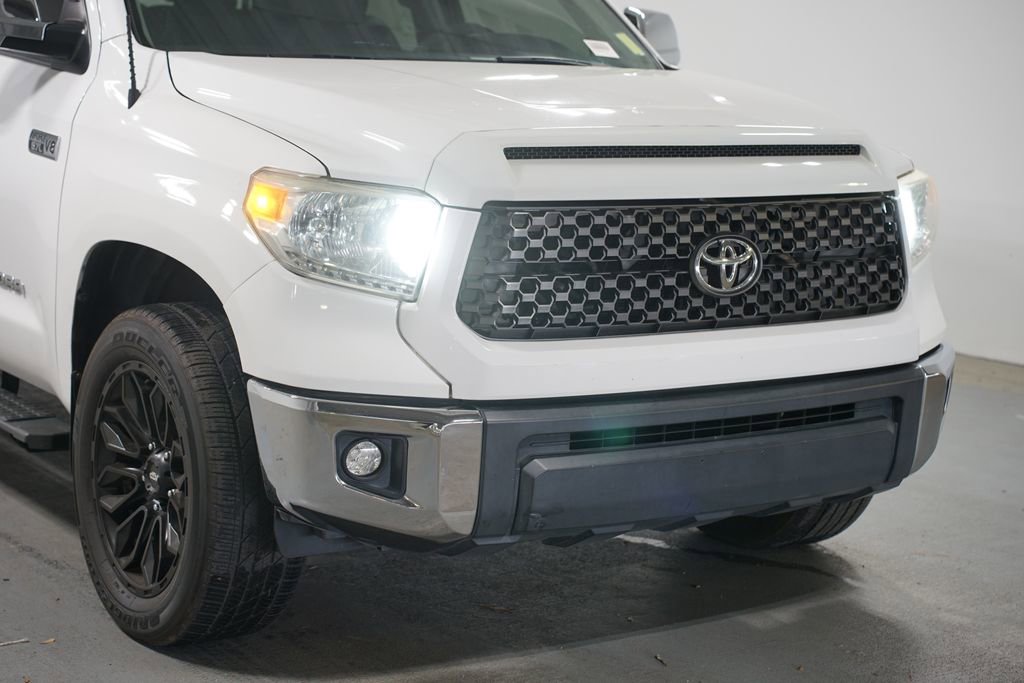 Used 2016 Toyota Tundra SR5 w/ SR5 Upgrade Package RWD image 4
