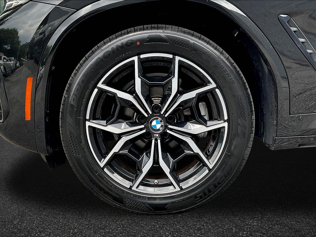 Used 2022 BMW X4 xDrive30i w/ M Sport Package 2 AWD/4WD image 31