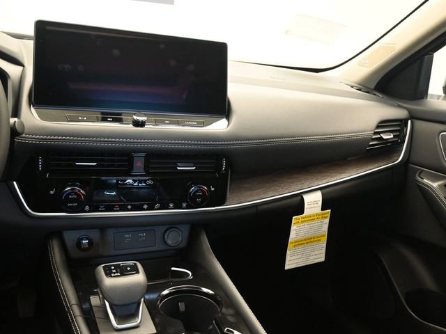 New 2026 Nissan Rogue Platinum image 25