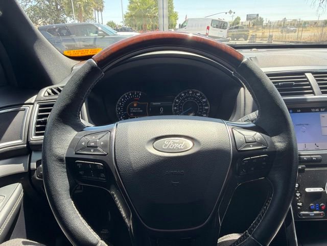 Used 2019 Ford Explorer Platinum AWD/4WD image 7