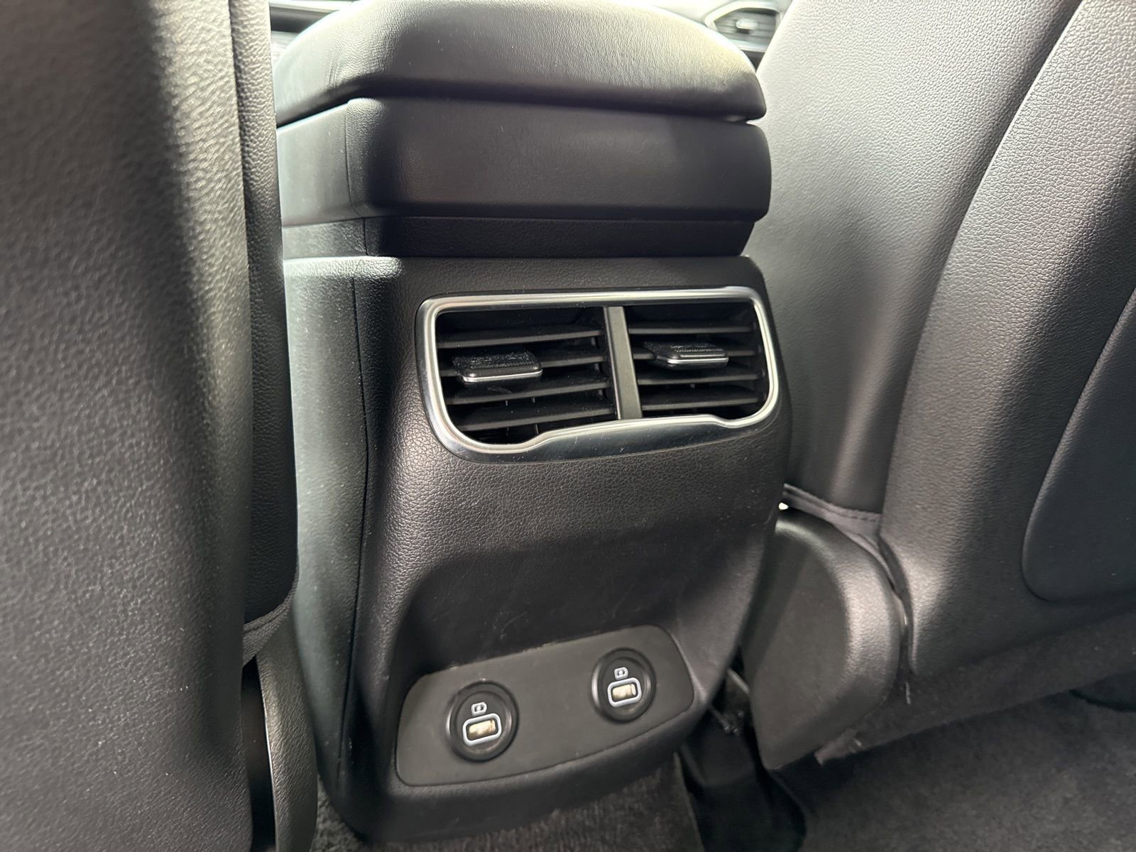 Certified 2022 Hyundai Santa Fe SEL w/ Convenience + Premium Package image 15