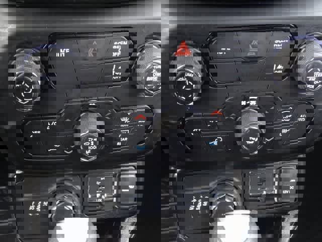 Used 2023 Jeep Renegade Latitude image 18