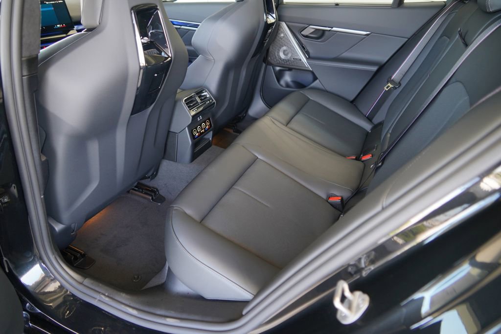 New 2026 BMW M5 Touring AWD/4WD image 21