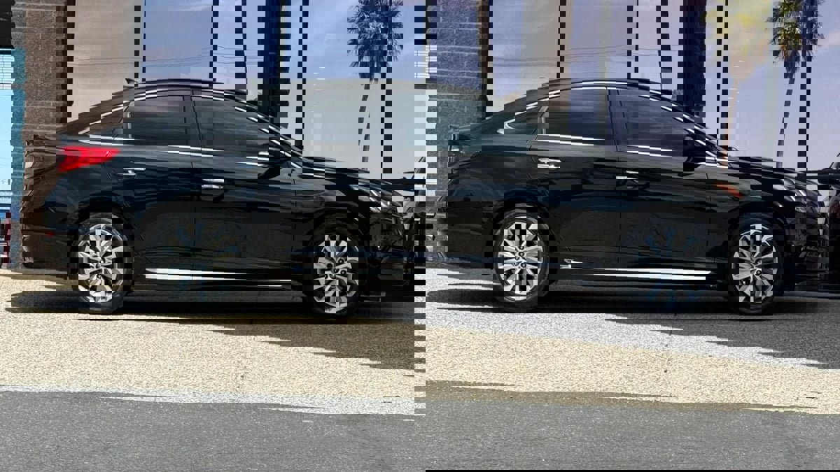 Used 2016 Hyundai Sonata Sport w/ Option Group 02 FWD image 15