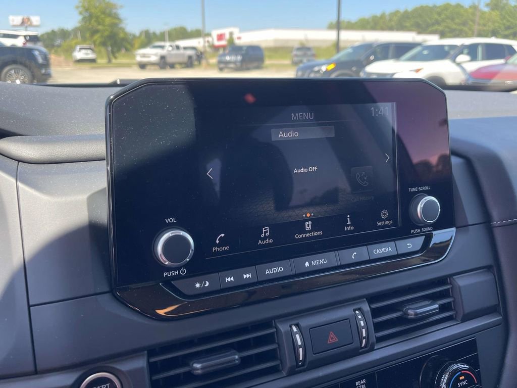 Used 2024 Nissan Pathfinder S image 27