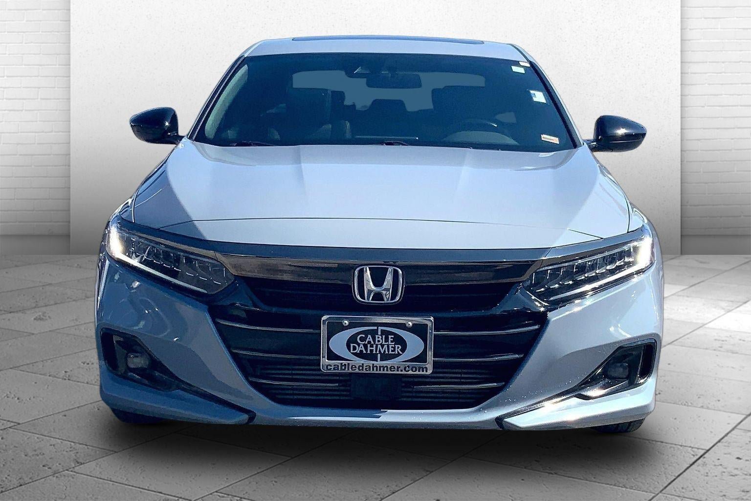 Used 2022 Honda Accord Sport image 2