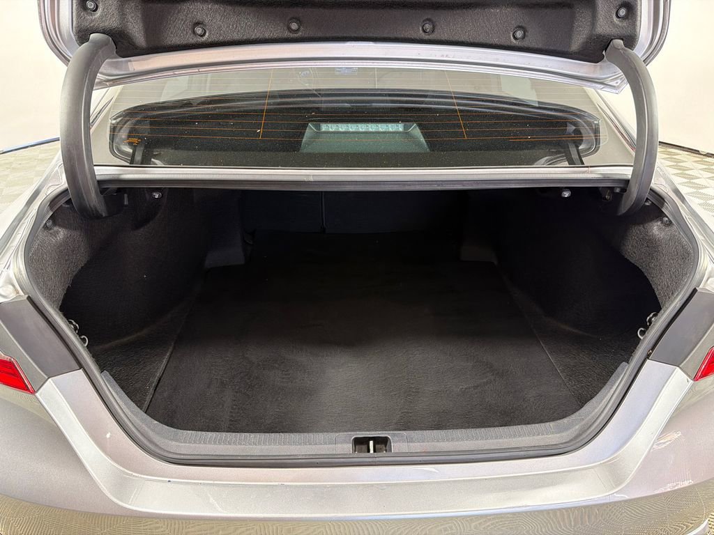 Used 2023 Toyota Camry SE image 18