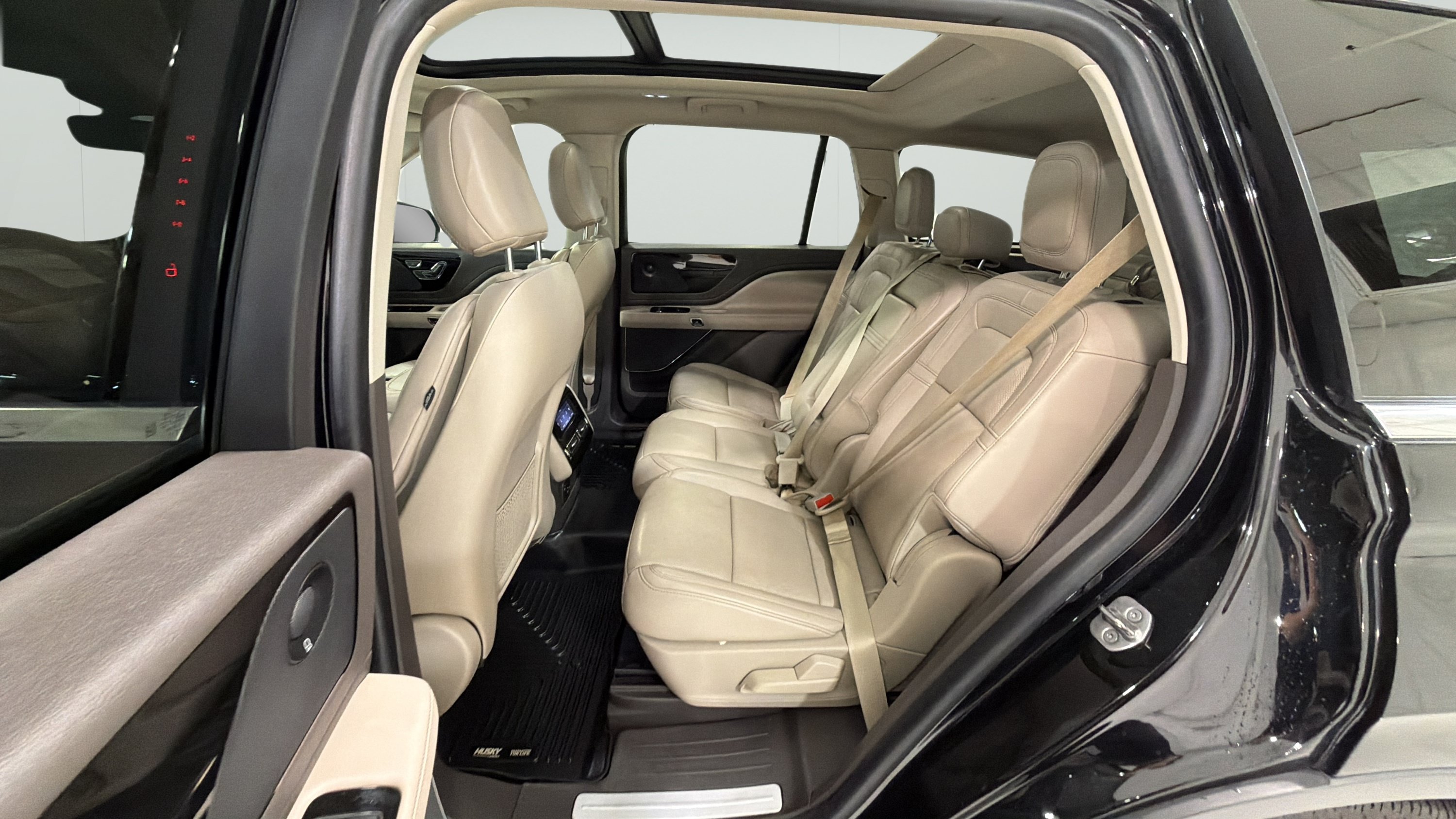 Used 2021 Lincoln Aviator Reserve w/ Elements Package Plus RWD image 20