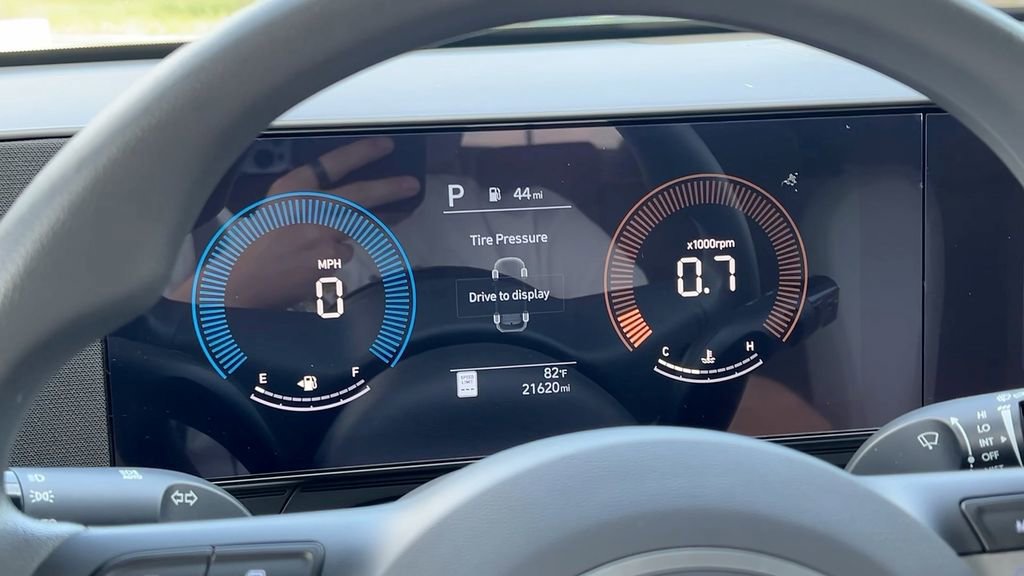 Certified 2025 Hyundai Kona SE image 23